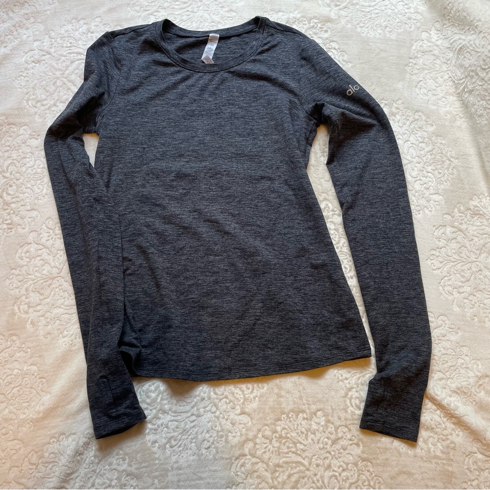 Alo Yoga Long Sleeve Top